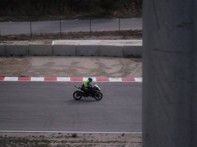 自行车在赛道上 